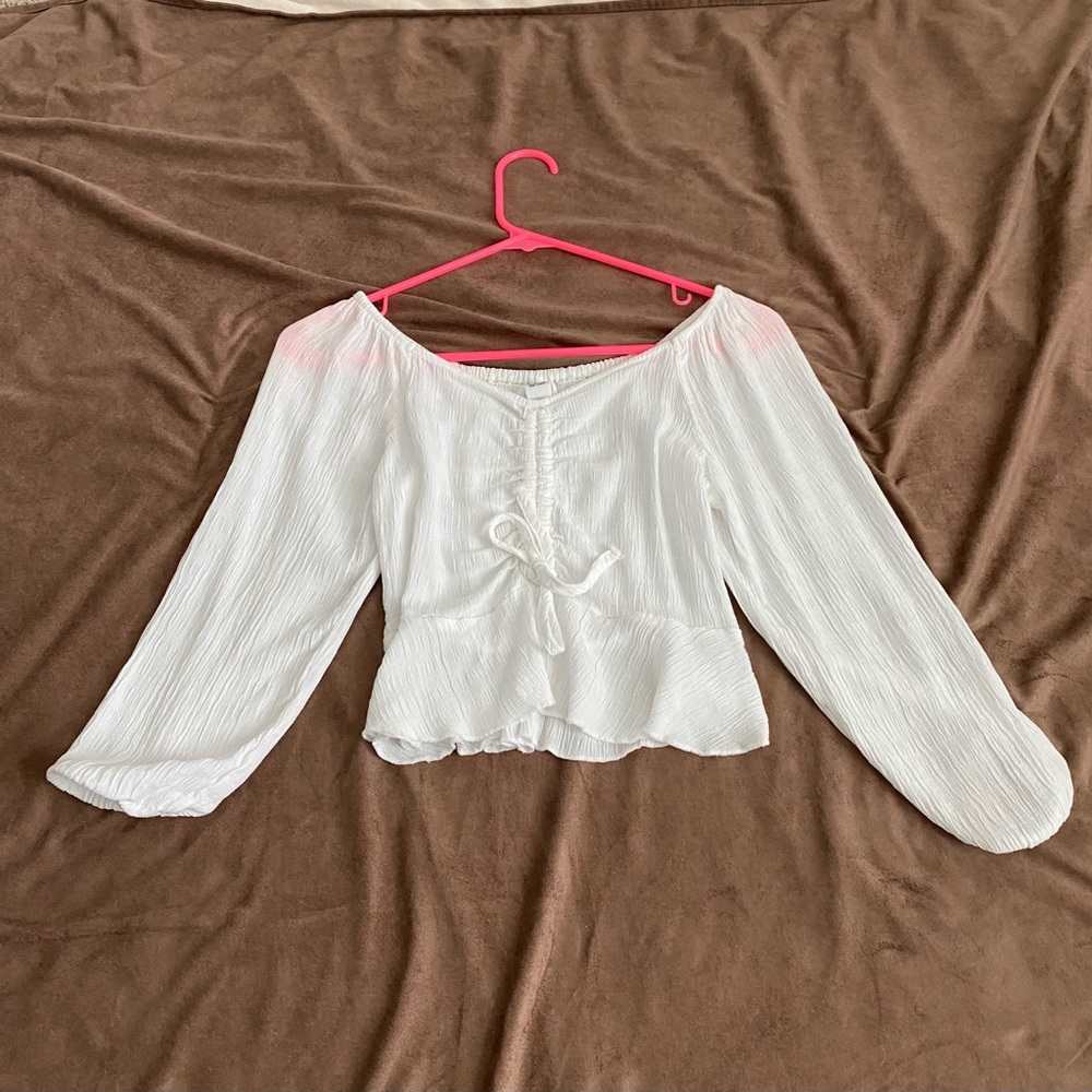 Jopra Blouse size XS in White with ruched front tie to adjust to crop top.  NWT